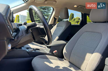 Внедорожник / Кроссовер Ford Escape 2020 в 