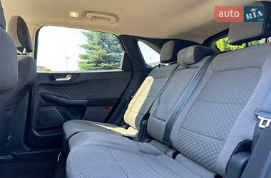 Внедорожник / Кроссовер Ford Escape 2020 в 