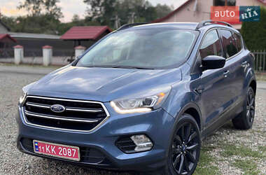 Позашляховик / Кросовер Ford Escape 2018 в Вижниці
