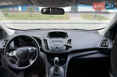 Внедорожник / Кроссовер Ford Escape 2014 в 