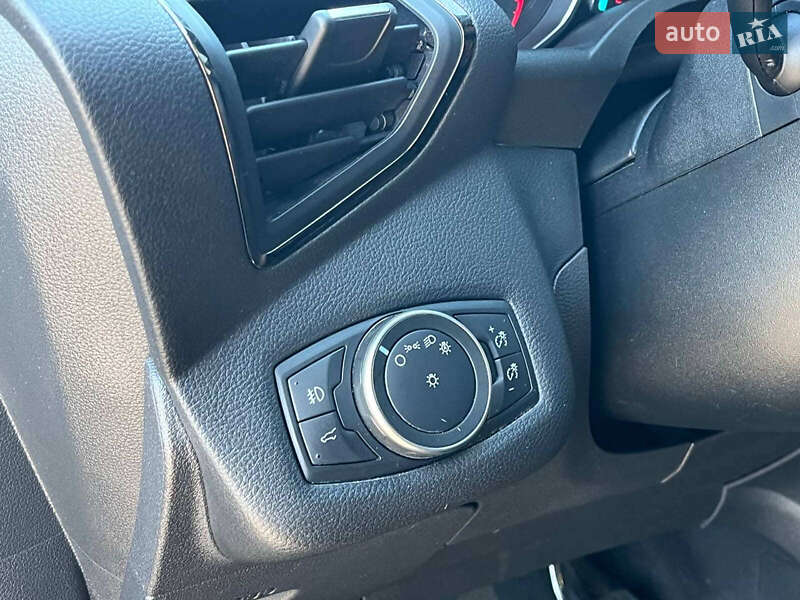 Внедорожник / Кроссовер Ford Escape 2017 в Львове