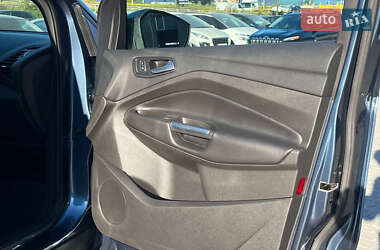 Внедорожник / Кроссовер Ford Escape 2017 в 