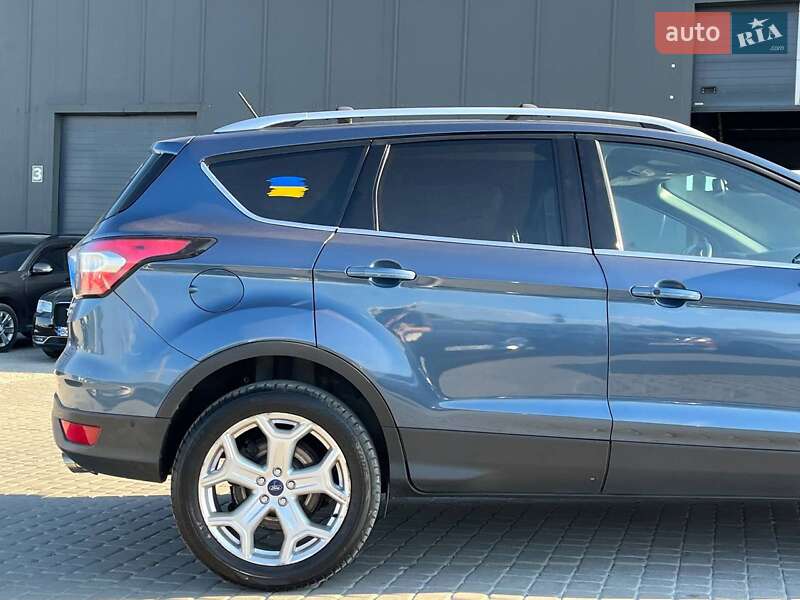 Внедорожник / Кроссовер Ford Escape 2017 в Львове