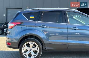 Внедорожник / Кроссовер Ford Escape 2017 в 