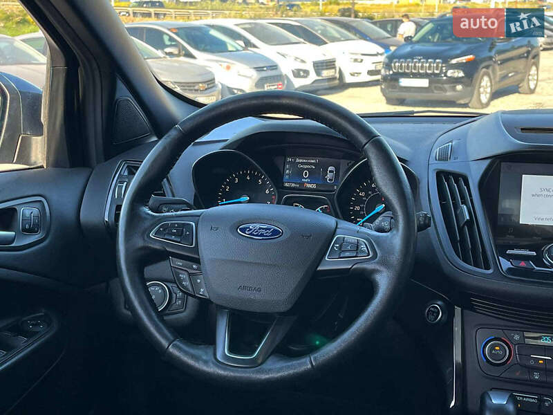 Внедорожник / Кроссовер Ford Escape 2017 в Львове