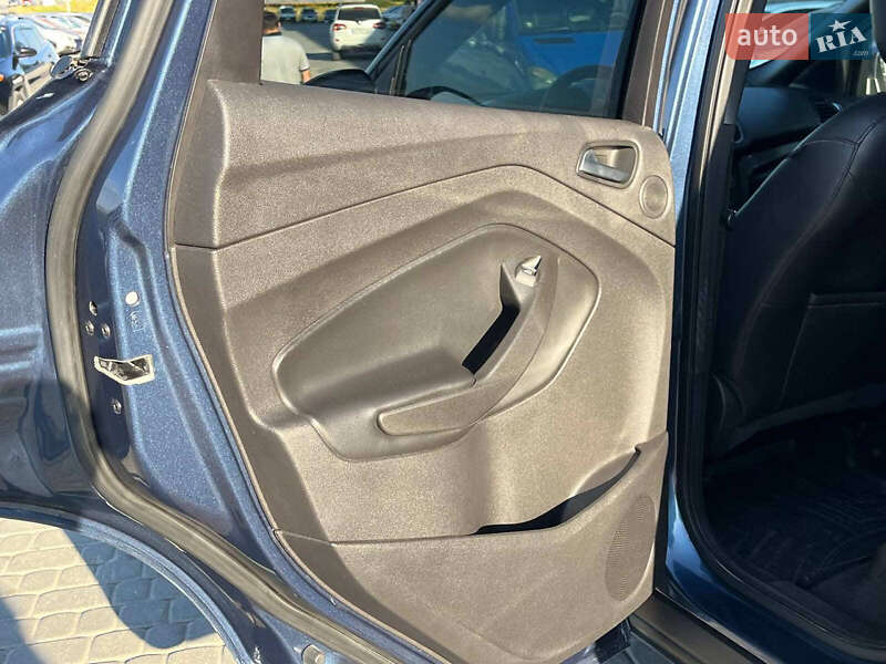 Внедорожник / Кроссовер Ford Escape 2017 в Львове