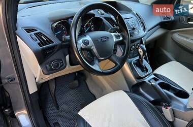 Внедорожник / Кроссовер Ford Escape 2013 в 