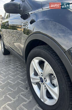 Внедорожник / Кроссовер Ford Escape 2013 в 