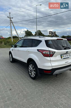 Внедорожник / Кроссовер Ford Escape 2016 в 