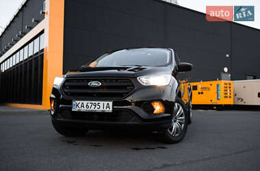 Внедорожник / Кроссовер Ford Escape 2017 в 