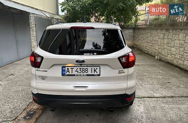 Внедорожник / Кроссовер Ford Escape 2019 в 