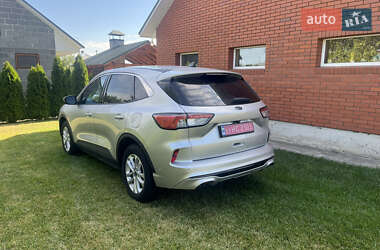 Позашляховик / Кросовер Ford Escape 2020 в 