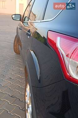 Внедорожник / Кроссовер Ford Escape 2012 в 