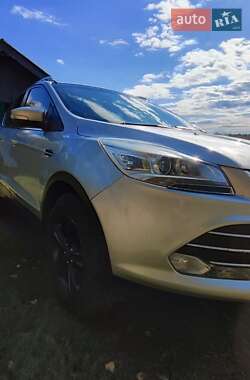 Внедорожник / Кроссовер Ford Escape 2012 в 