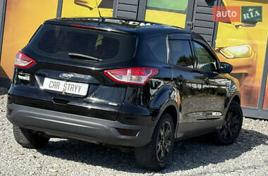 Внедорожник / Кроссовер Ford Escape 2016 в 