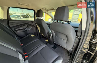 Внедорожник / Кроссовер Ford Escape 2016 в 