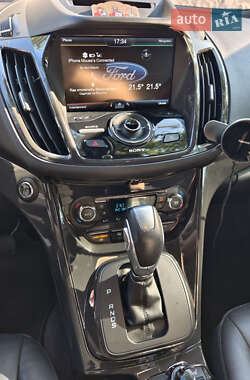 Внедорожник / Кроссовер Ford Escape 2014 в 