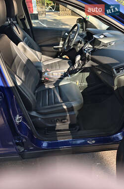 Внедорожник / Кроссовер Ford Escape 2014 в 