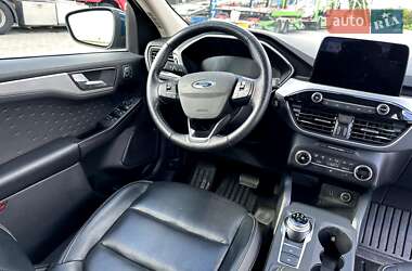 Внедорожник / Кроссовер Ford Escape 2020 в 