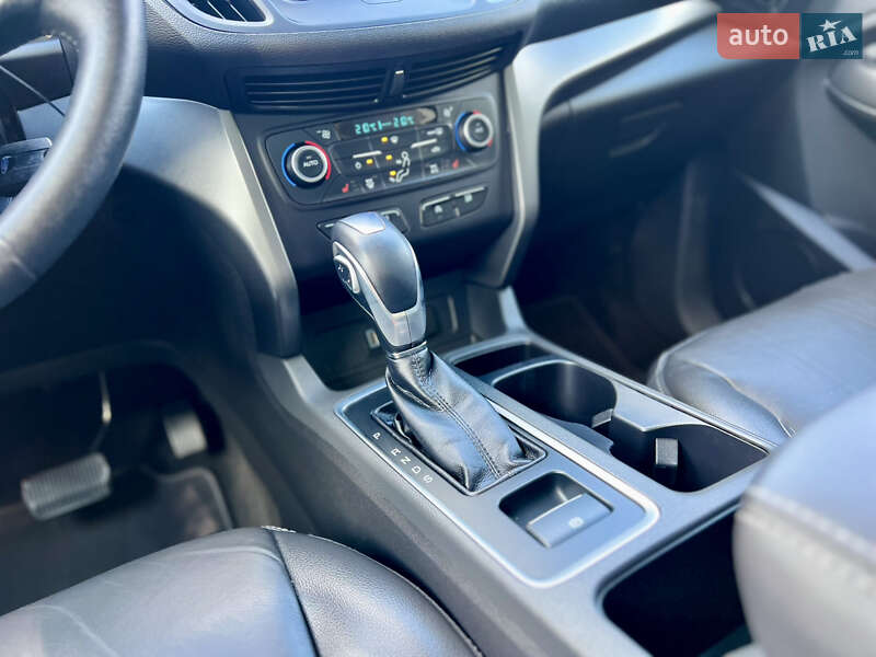 Внедорожник / Кроссовер Ford Escape 2018 в Киеве