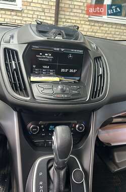 Внедорожник / Кроссовер Ford Escape 2013 в 