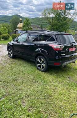 Внедорожник / Кроссовер Ford Escape 2017 в 