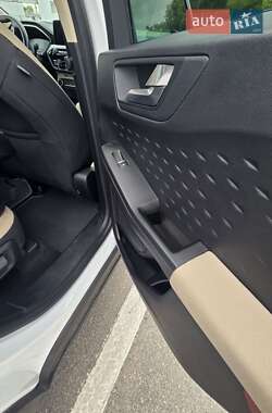 Внедорожник / Кроссовер Ford Escape 2020 в 