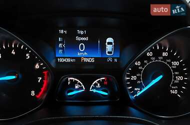 Внедорожник / Кроссовер Ford Escape 2019 в 