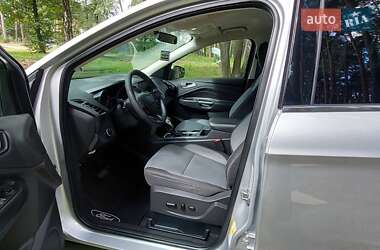 Внедорожник / Кроссовер Ford Escape 2019 в 