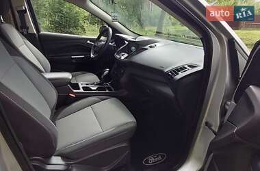 Внедорожник / Кроссовер Ford Escape 2019 в 