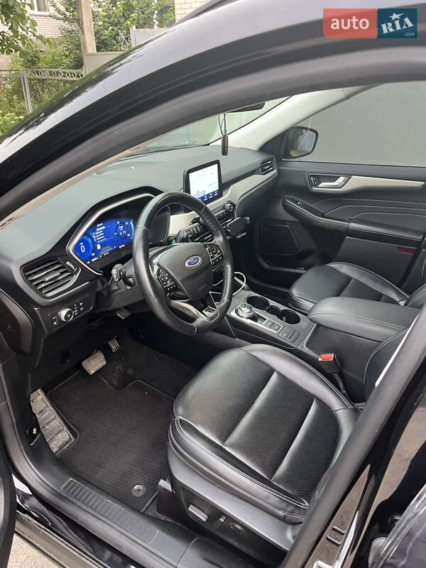 Позашляховик / Кросовер Ford Escape 2021 в Києві