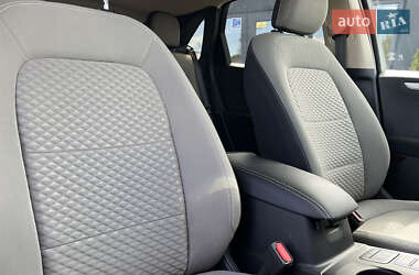 Внедорожник / Кроссовер Ford Escape 2020 в 