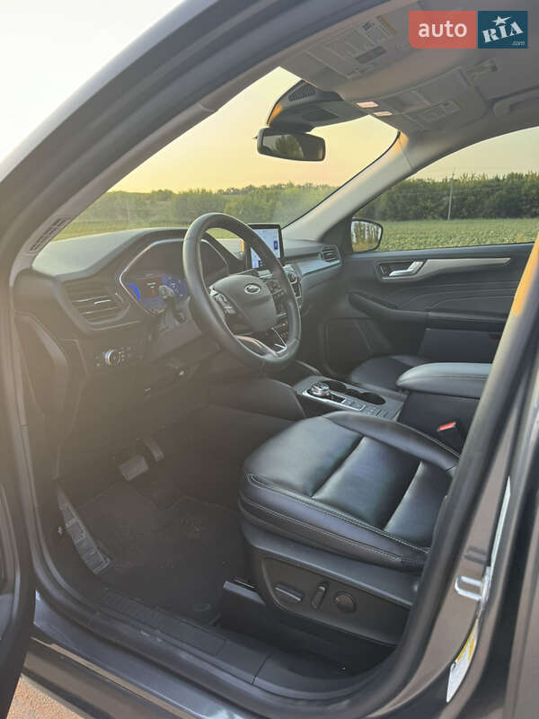 Внедорожник / Кроссовер Ford Escape 2021 в Сумах