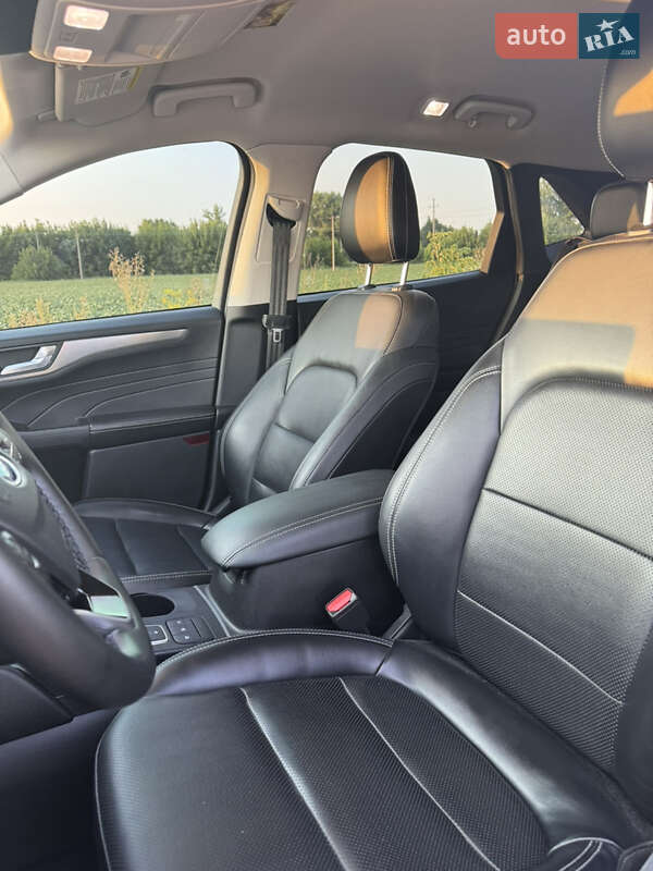 Внедорожник / Кроссовер Ford Escape 2021 в Сумах