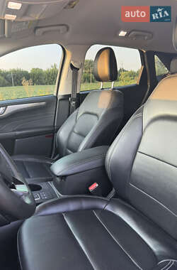 Позашляховик / Кросовер Ford Escape 2021 в  фото 10 Позашляховик / Кросовер Ford Escape 2021 в