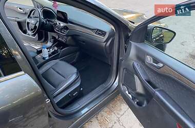 Внедорожник / Кроссовер Ford Escape 2020 в 