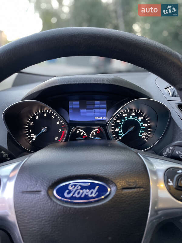 Внедорожник / Кроссовер Ford Escape 2015 в Тернополе