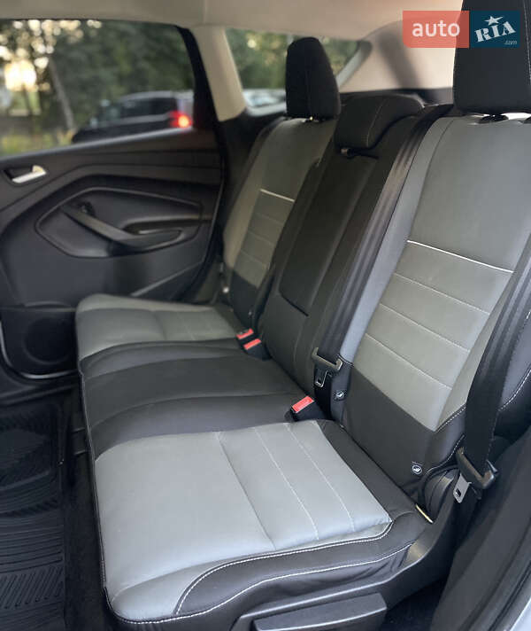 Внедорожник / Кроссовер Ford Escape 2015 в Тернополе