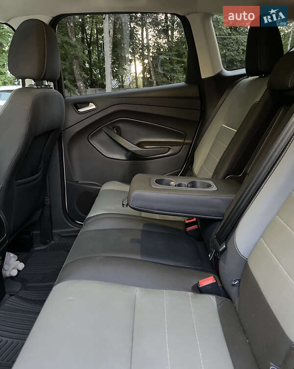 Внедорожник / Кроссовер Ford Escape 2015 в Тернополе