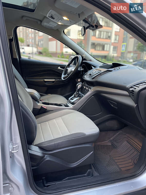 Внедорожник / Кроссовер Ford Escape 2015 в Тернополе