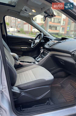 Внедорожник / Кроссовер Ford Escape 2015 в 