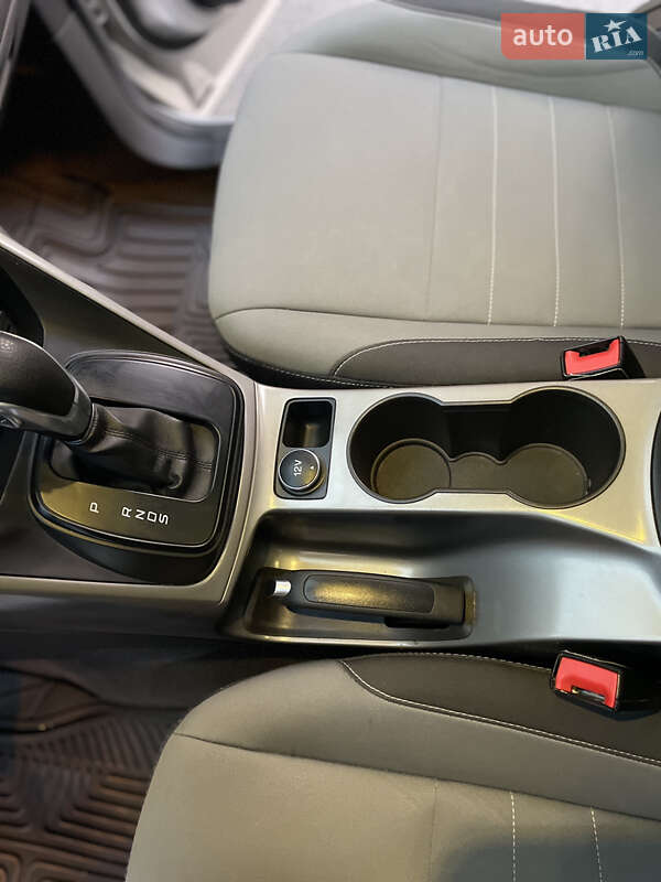 Внедорожник / Кроссовер Ford Escape 2015 в Тернополе