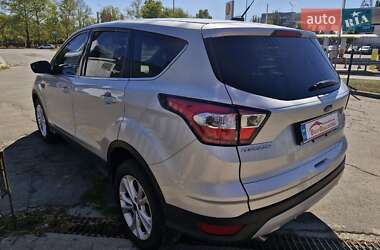 Внедорожник / Кроссовер Ford Escape 2017 в 