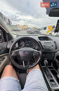 Внедорожник / Кроссовер Ford Escape 2017 в 
