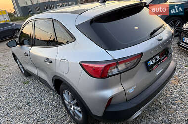 Внедорожник / Кроссовер Ford Escape 2019 в 