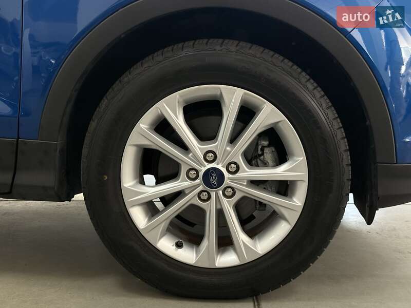 Внедорожник / Кроссовер Ford Escape 2018 в Полтаве