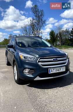 Внедорожник / Кроссовер Ford Escape 2018 в 