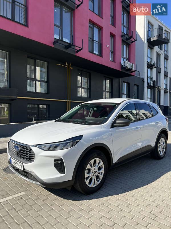 Внедорожник / Кроссовер Ford Escape 2024 в 