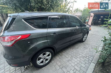 Внедорожник / Кроссовер Ford Escape 2015 в 