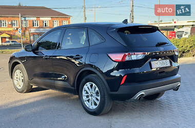 Внедорожник / Кроссовер Ford Escape 2021 в 